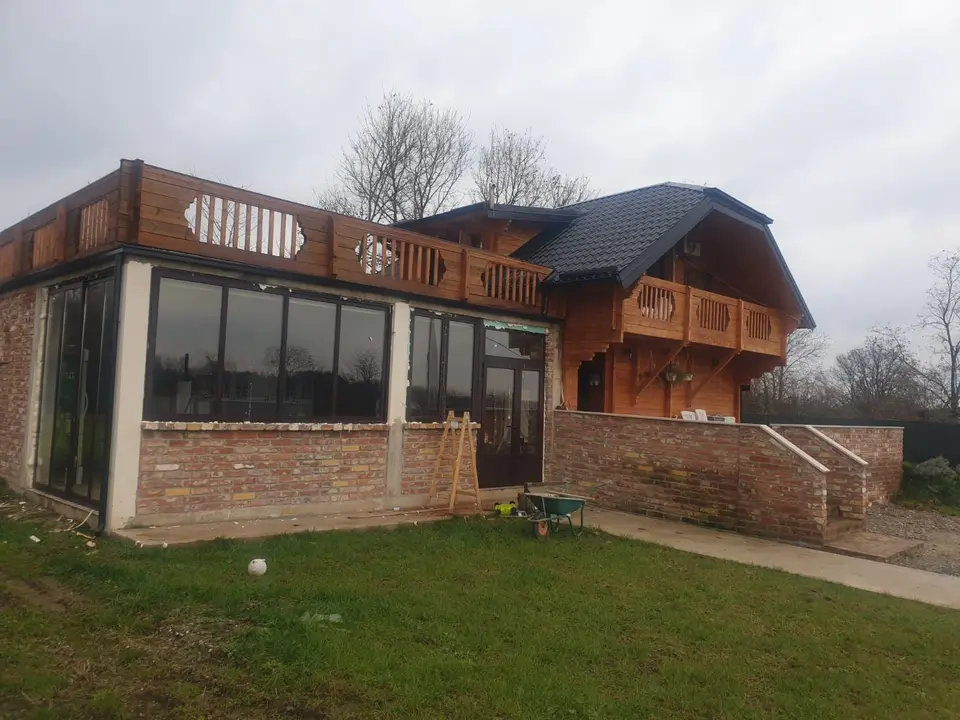 Kuća sa zimskom baštom
