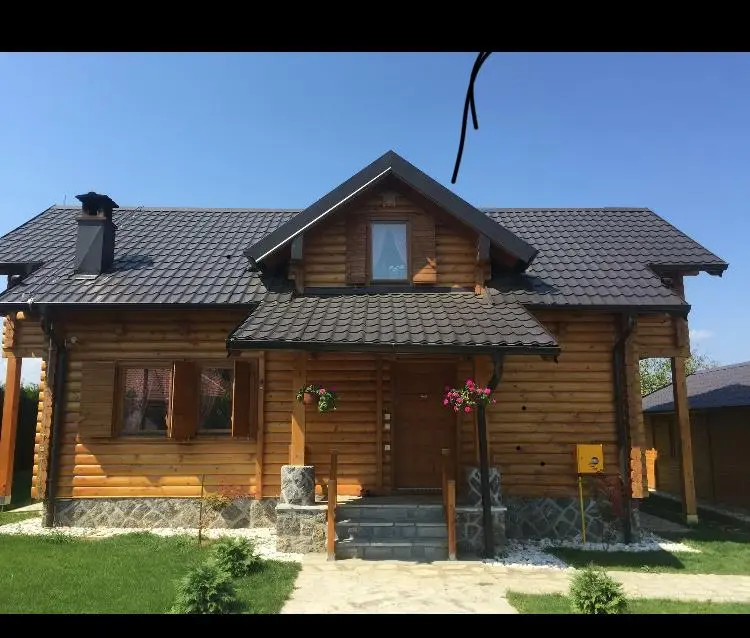 Porodična brvnara od oblica